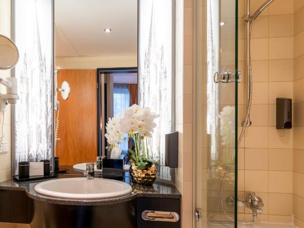 PLAZA Premium Köln : photo 5 de la chambre suite junior