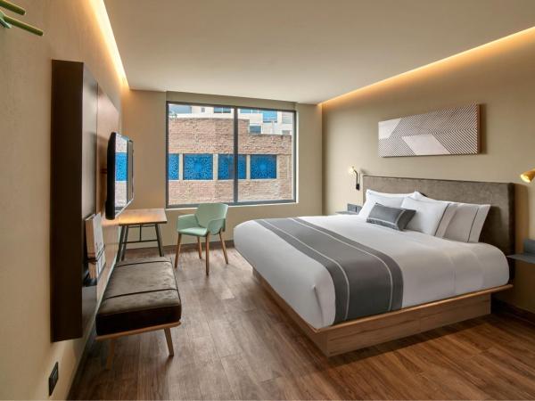 City Express Plus by Marriott Interlomas : photo 2 de la chambre chambre lit king-size