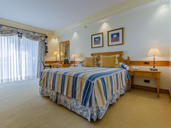 Olissippo Lapa Palace - The Leading Hotels of the World : photo 3 de la chambre chambre - vue sur piscine ou jardin