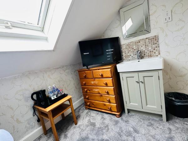 Abbotsford Guest House : photo 10 de la chambre chambre double avec salle de bains commune