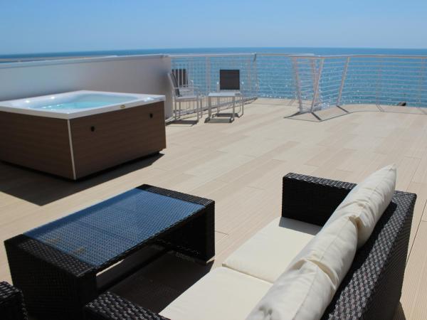 Hotel Le Soleil : photo 9 de la chambre suite deluxe - vue sur mer