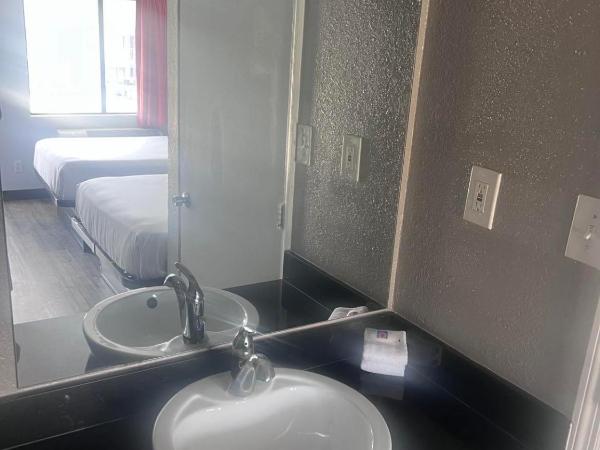 Motel 6-Orlando, FL - Winter Park : photo 4 de la chambre chambre quadruple deluxe