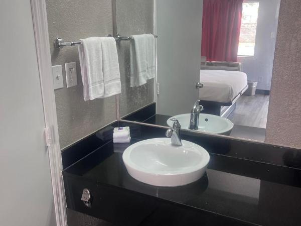 Motel 6-Orlando, FL - Winter Park : photo 5 de la chambre chambre lit queen-size deluxe