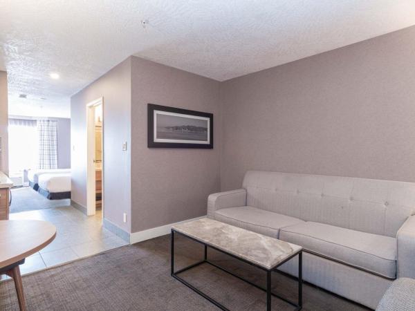 Sandman Hotel Victoria : photo 4 de la chambre standard suite, 2 double beds, sofa bed, kitchenette