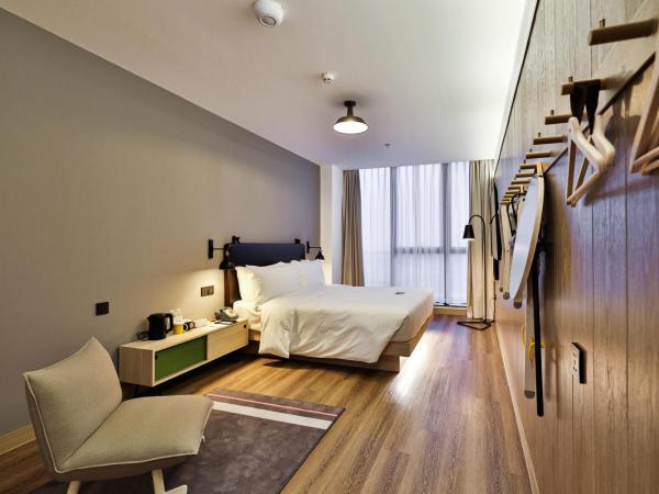 Moxy Shanghai Hongqiao NECC : photo 1 de la chambre chambre lit king-size standard