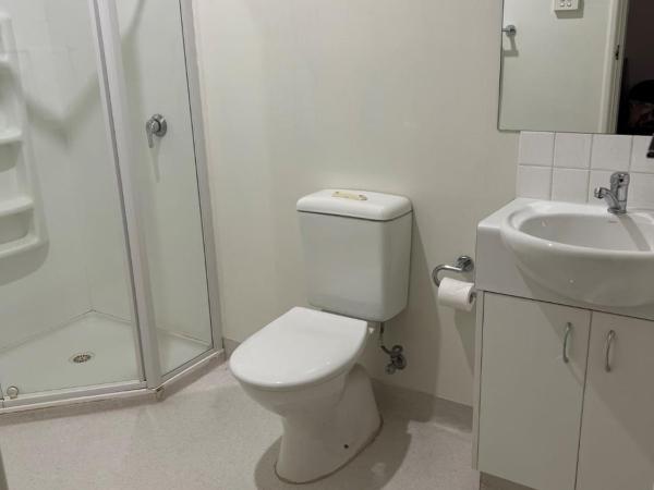 Star Bar Cafe & Hotel : photo 2 de la chambre chambre simple avec salle de bains privative