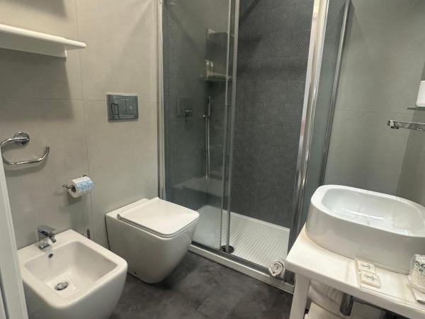 Hotel Tasso Suites & Spa : photo 5 de la chambre chambre double ou lits jumeaux standard