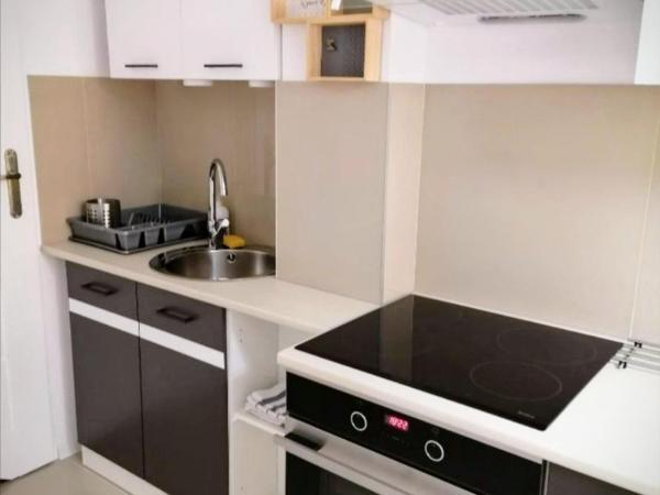 Ursus Rooms-Self Check-in : photo 4 de la chambre chambre double deluxe avec lit d'appoint