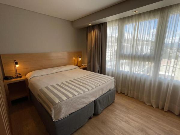 Hotel Ayres Del Nahuel : photo 2 de la chambre comfort superior family room with lake view