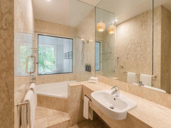 Sheraton Grand Mirage Resort, Port Douglas : photo 5 de la chambre chambre lit king-size - vue sur lagon