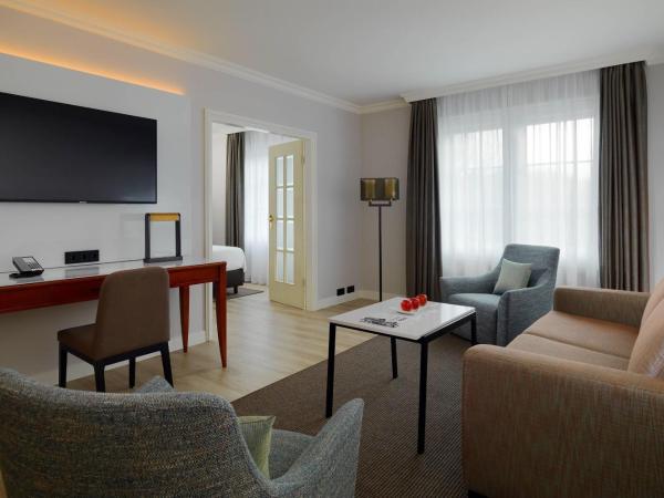 Courtyard by Marriott Hamburg Airport : photo 2 de la chambre suite