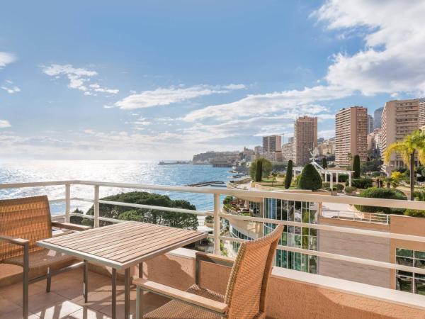 Le Méridien Beach Plaza : photo 4 de la chambre chambre lit king-size deluxe avec balcon - vue partielle sur mer