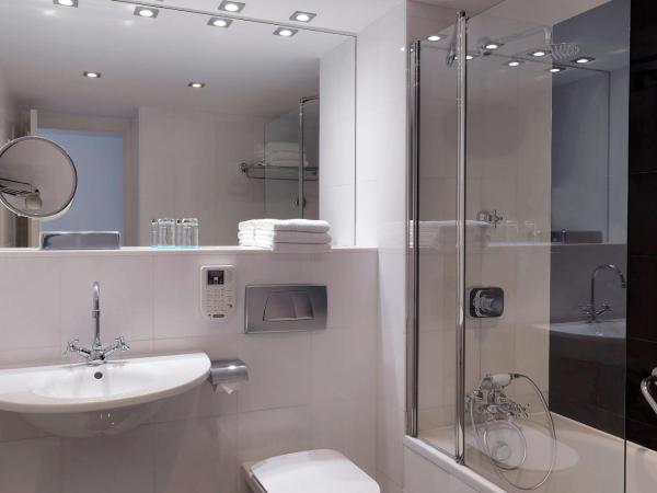 Le Méridien Beach Plaza : photo 5 de la chambre chambre lit king-size classique - vue sur ville