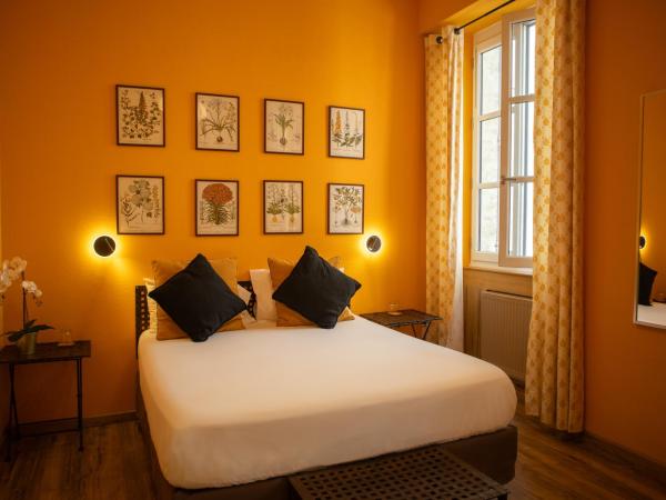 Garlande Htel Avignon Centre : photo 1 de la chambre chambre lit queen-size 
