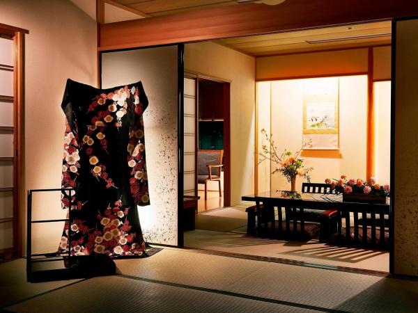 The Ritz-Carlton Osaka : photo 5 de la chambre suite japonaise avec 5 lits jumeaux/simple(s) futons - vue sur ville