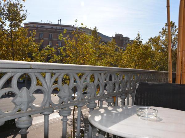 Center Gran Via : photo 3 de la chambre chambre double ou lits jumeaux exécutive avec balcon