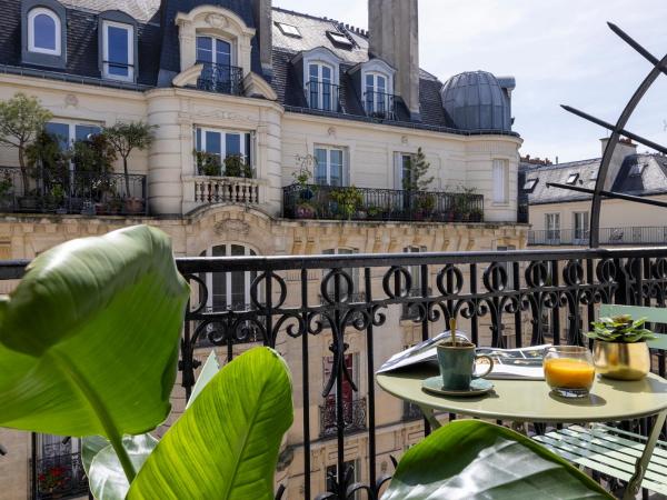 Avalon Cosy Hotel Paris : photo 3 de la chambre chambre double supérieure avec balcon