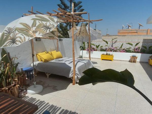 CASA ZOUINA : photo 1 de la chambre chambre triple avec salle de bains