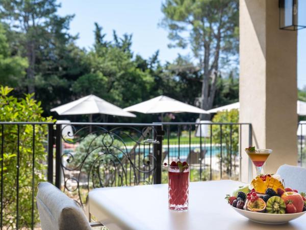 Le Vallon de Valrugues & Spa : photo 5 de la chambre suite deluxe avec terrasse et accès gratuit au spa