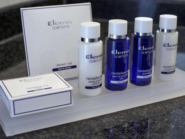 Park Plaza Budapest : photo 4 de la chambre chambre double supérieure - vue sur château