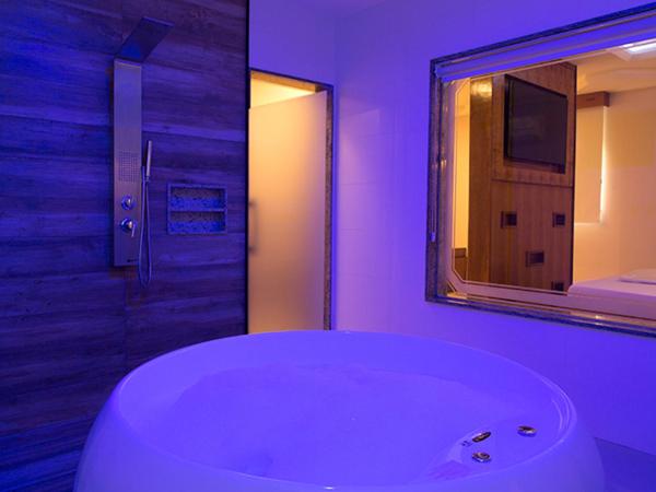 Palacio do Rei Hotel : photo 2 de la chambre suite deluxe avec baignoire spa