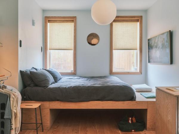 guesthouse by good neighbor : photo 1 de la chambre chambre lit queen-size deluxe