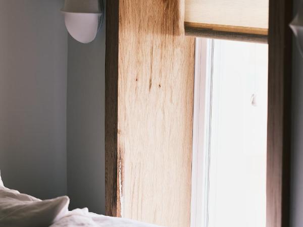 guesthouse by good neighbor : photo 3 de la chambre chambre lit queen-size - vue sur jardin