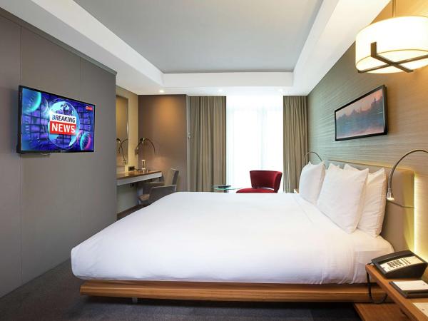DoubleTree By Hilton Istanbul - Old Town : photo 1 de la chambre suite lit king-size