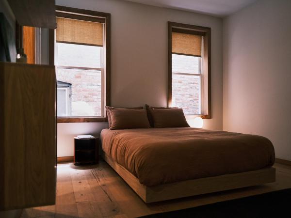 guesthouse by good neighbor : photo 1 de la chambre chambre lit queen-size