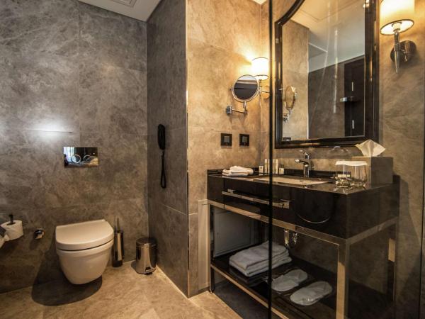 DoubleTree By Hilton Izmir Airport : photo 3 de la chambre chambre lits jumeaux supérieure