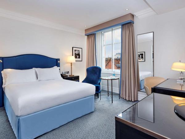 The Waldorf Hilton : photo 1 de la chambre chambre supérieure lit queen-size