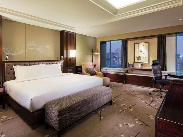 DoubleTree by Hilton Chongqing North : photo 1 de la chambre chambre de luxe - 1 lit king-size