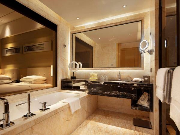 Hilton Dalian : photo 4 de la chambre chambre lits jumeaux standard