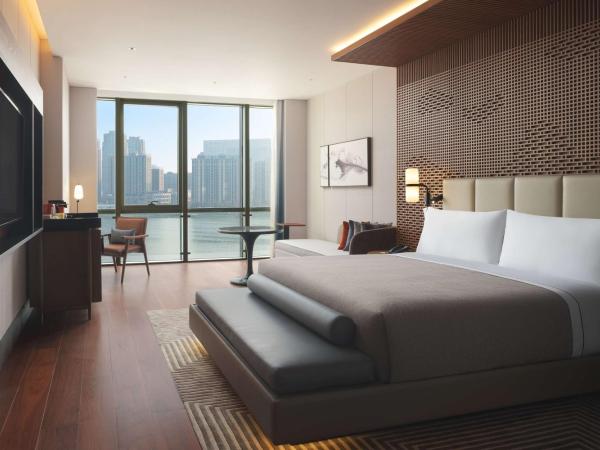 Canopy By Hilton Hangzhou Jinsha Lake : photo 2 de la chambre chambre lit king-size deluxe - vue sur lac