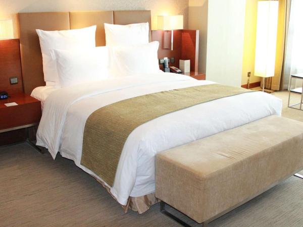 DoubleTree by Hilton Shenyang : photo 2 de la chambre 1 king bed executive 2 bay