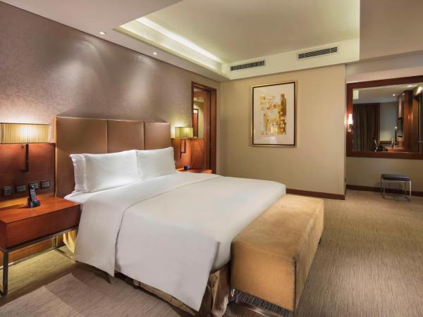 DoubleTree by Hilton Shenyang : photo 5 de la chambre suite king exécutive avec accès au salon