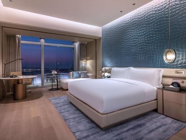 Hilton Shenzhen World Exhibition & Convention Center : photo 4 de la chambre chambre lit king-size deluxe