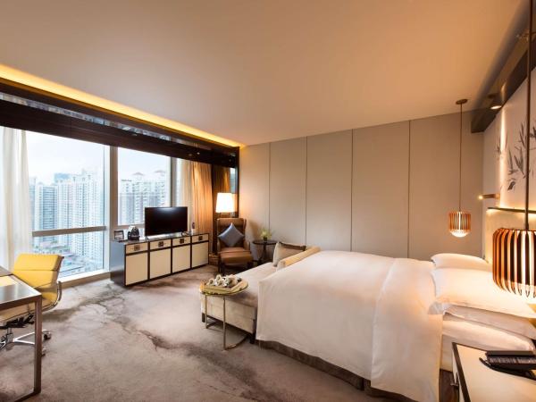 Hilton Shenzhen Futian, Metro Station at Hotel Front Door, Close to Futian Convention & Exhibition Center : photo 1 de la chambre king executive premier room
