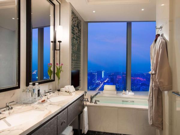 Waldorf Astoria Chengdu : photo 6 de la chambre premier lifestyle king room