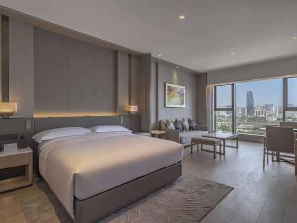 DoubleTree By Hilton Shenzhen Nanshan Hotel & Residences : photo 3 de la chambre deluxe studio- park view
