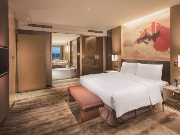 Hilton Shenyang : photo 2 de la chambre suite 1 chambre lit king-size