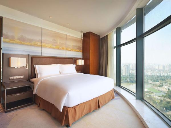 DoubleTree By Hilton Ningbo Beilun : photo 3 de la chambre chambre lit king-size premier