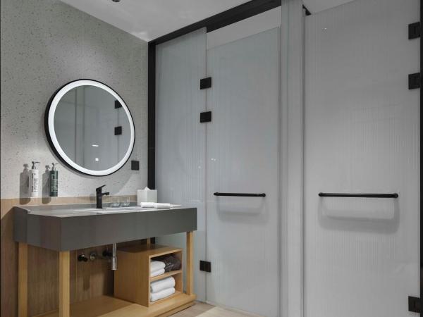 Hilton Garden Inn Tianjin Huayuan : photo 3 de la chambre chambre lit king-size