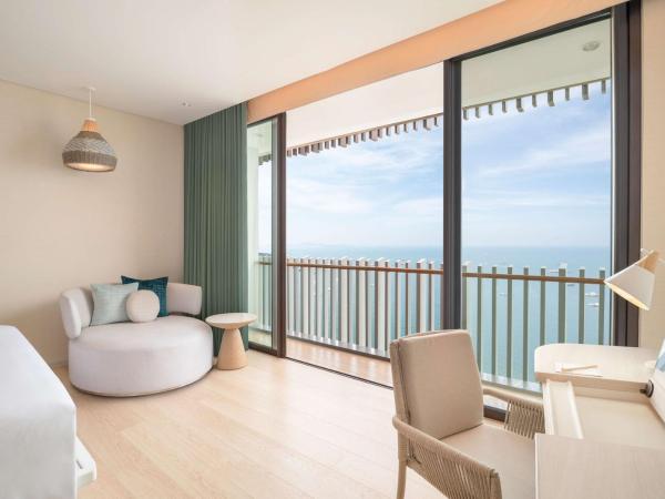 Hilton Pattaya : photo 3 de la chambre chambre lit king-size exécutive - côté océan