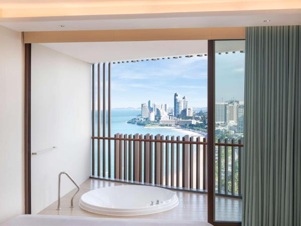 Hilton Pattaya : photo 7 de la chambre suite lit king-size premium océan