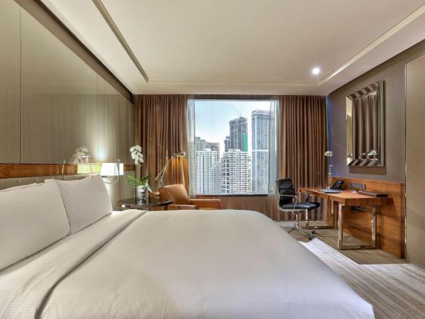 Hilton Sukhumvit Bangkok : photo 5 de la chambre chambre lit king-size deluxe