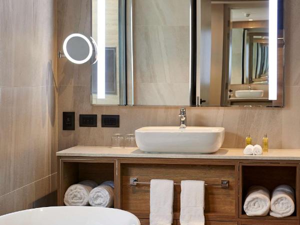 Doubletree By Hilton Perth Northbridge : photo 4 de la chambre suite junior avec baignoire - vue panoramique