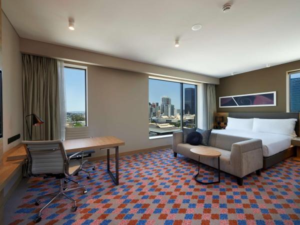 Doubletree By Hilton Perth Northbridge : photo 3 de la chambre suite junior avec baignoire - vue panoramique