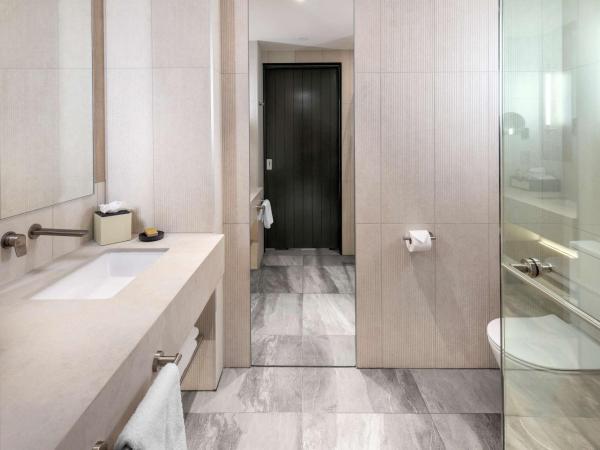 Doubletree By Hilton Karaka : photo 5 de la chambre chambre lit queen-size