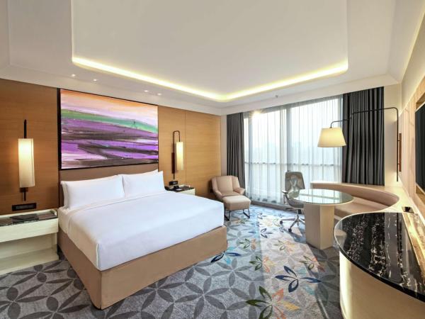 DoubleTree by Hilton Ahmedabad : photo 2 de la chambre chambre lit king-size exécutive